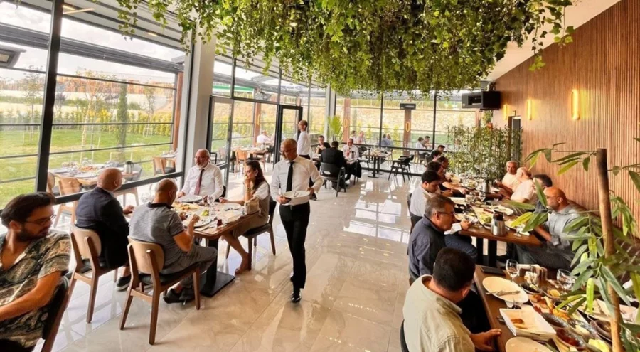 Restoranlarda servis ve kuver ücreti yasaklandı