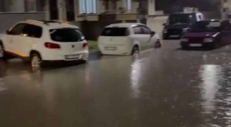 Bursa'da sağanak hayatı durma noktasına getirdi