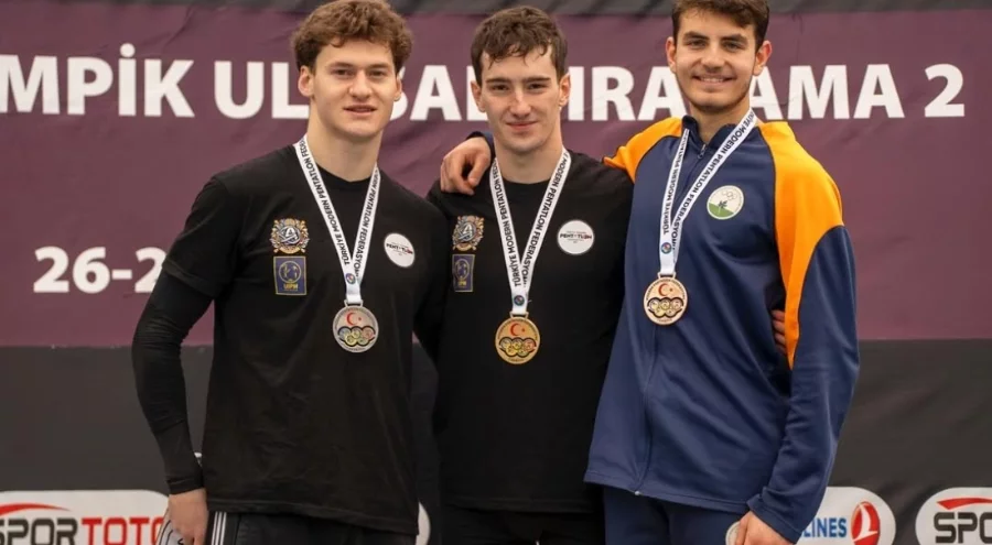 Osmangazi Belediyesporlu Arda Meriç'ten bronz madalya