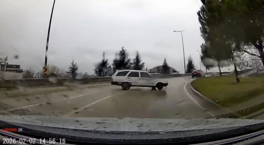 Busra'da Spin Atan Araç Kısa Süreli Paniğe Neden Oldu