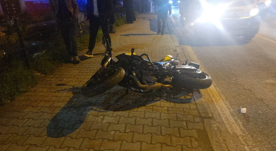 Bursa'da motosiklet yayaya çarptı: 2 yaralı