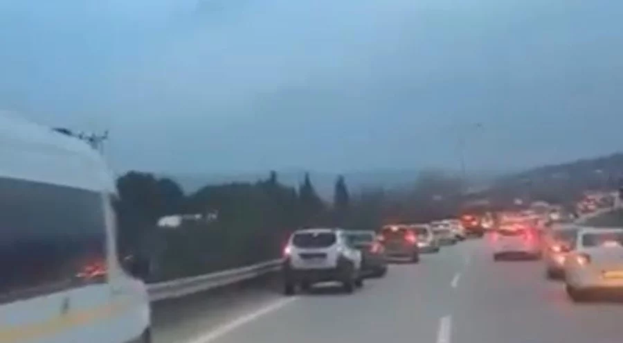 Bursa'da ambulansa örnek yol verme