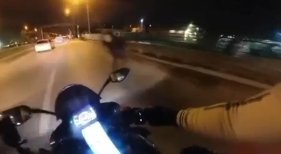 Bursa'da yola fırlayan kadın motosikletliyi zorladı