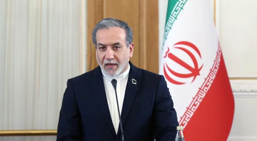 Arakçi: ABD ile masadayız ama güven duvarı çok büyük