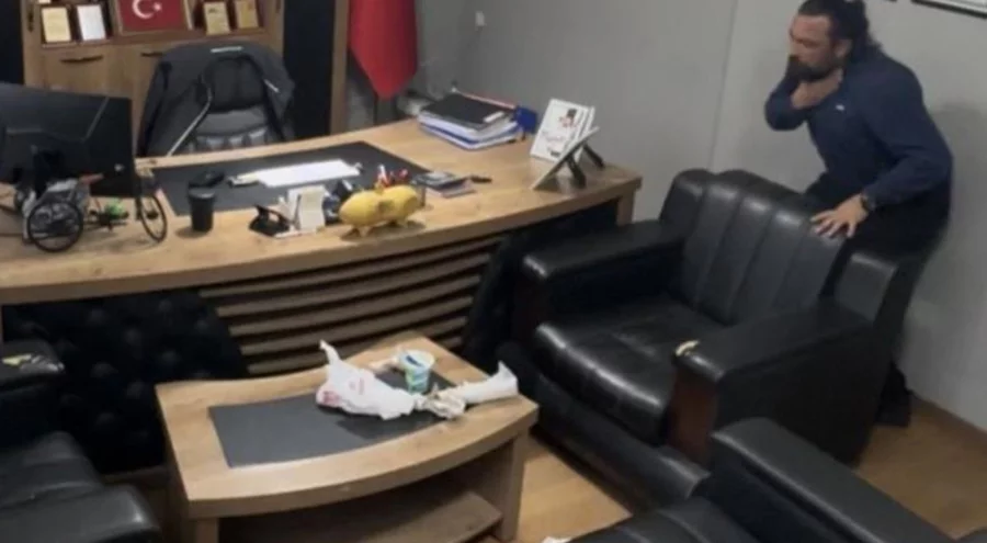 Sağlıkçı kendi uyguladığı Heimlich manevrasıyla kurtuldu