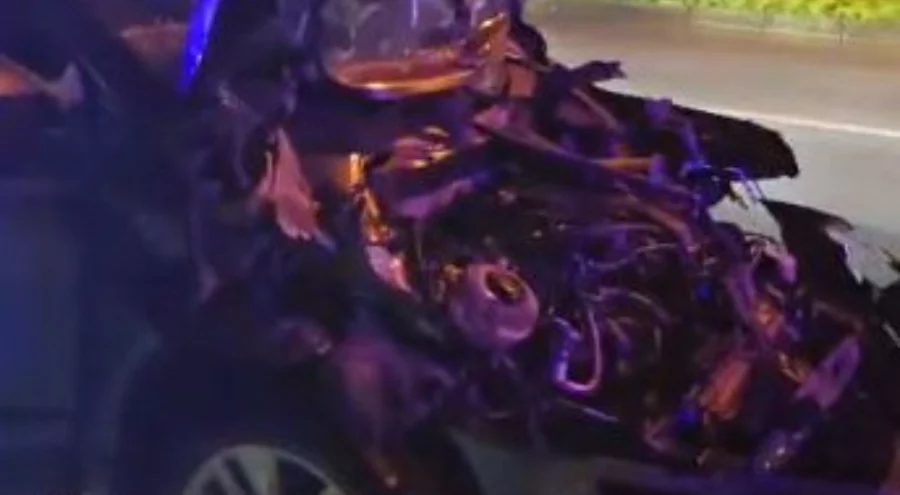 Bursa'da Temizlik Aracına Çarpan Otomobil Hurdaya Döndü