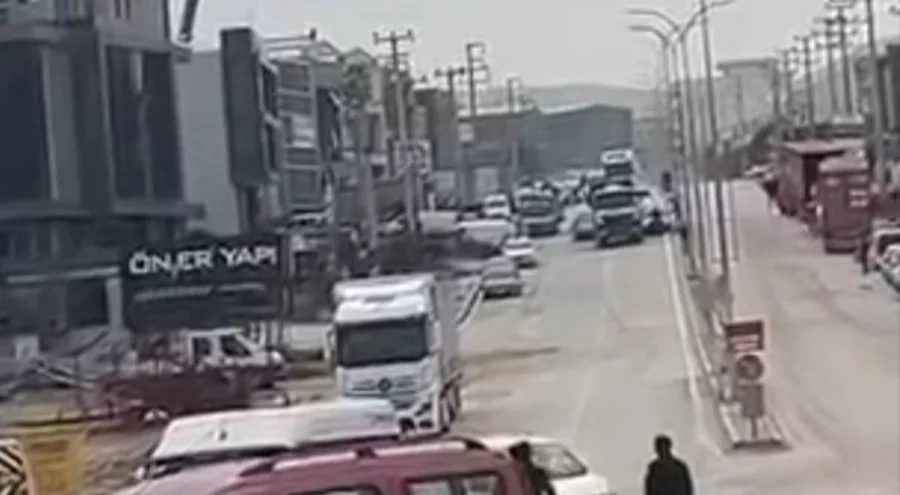 Bursa'da Nefes Kesen Kovalamaca: Kamyon Şoförü Kaçışı Bitirdi