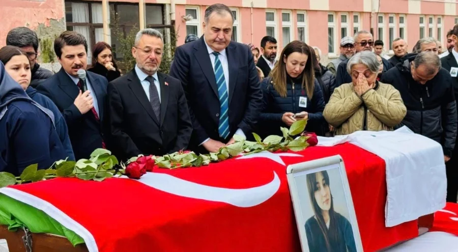 Bursa'da tır-otomobil kazasında yaralanan Elif Nisa, 5 gün sonra hayatını kaybetti