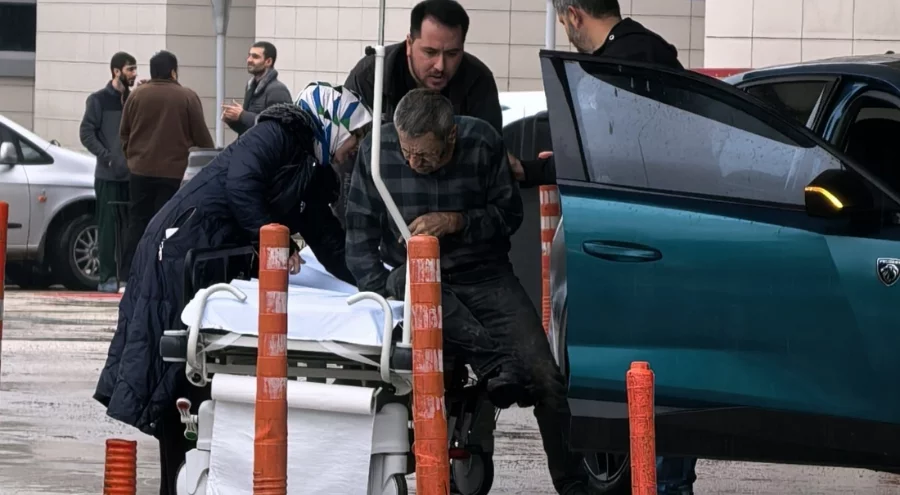 Bursa'da evinin çatısından düşen adam ağır yaralandı