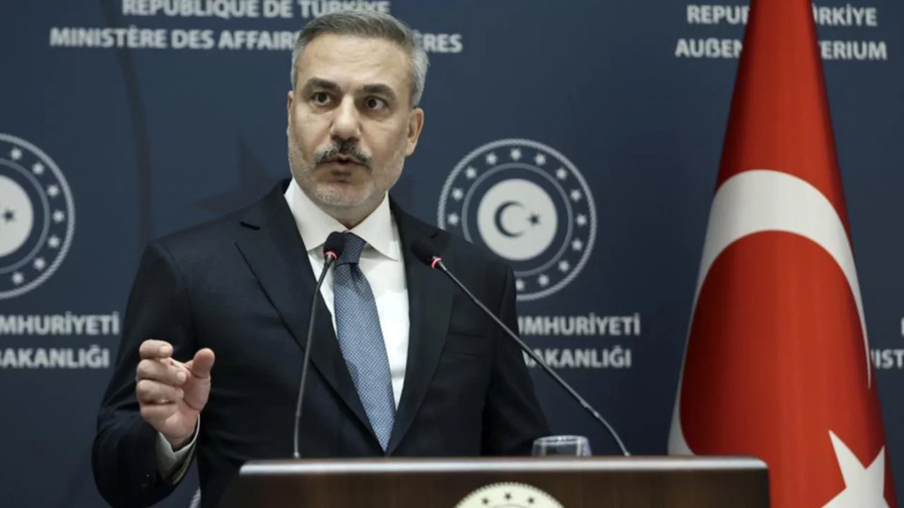 Fidan: ABD-İran nükleer görüşmelerinde esneklik var, füze başlığı savaşa iter