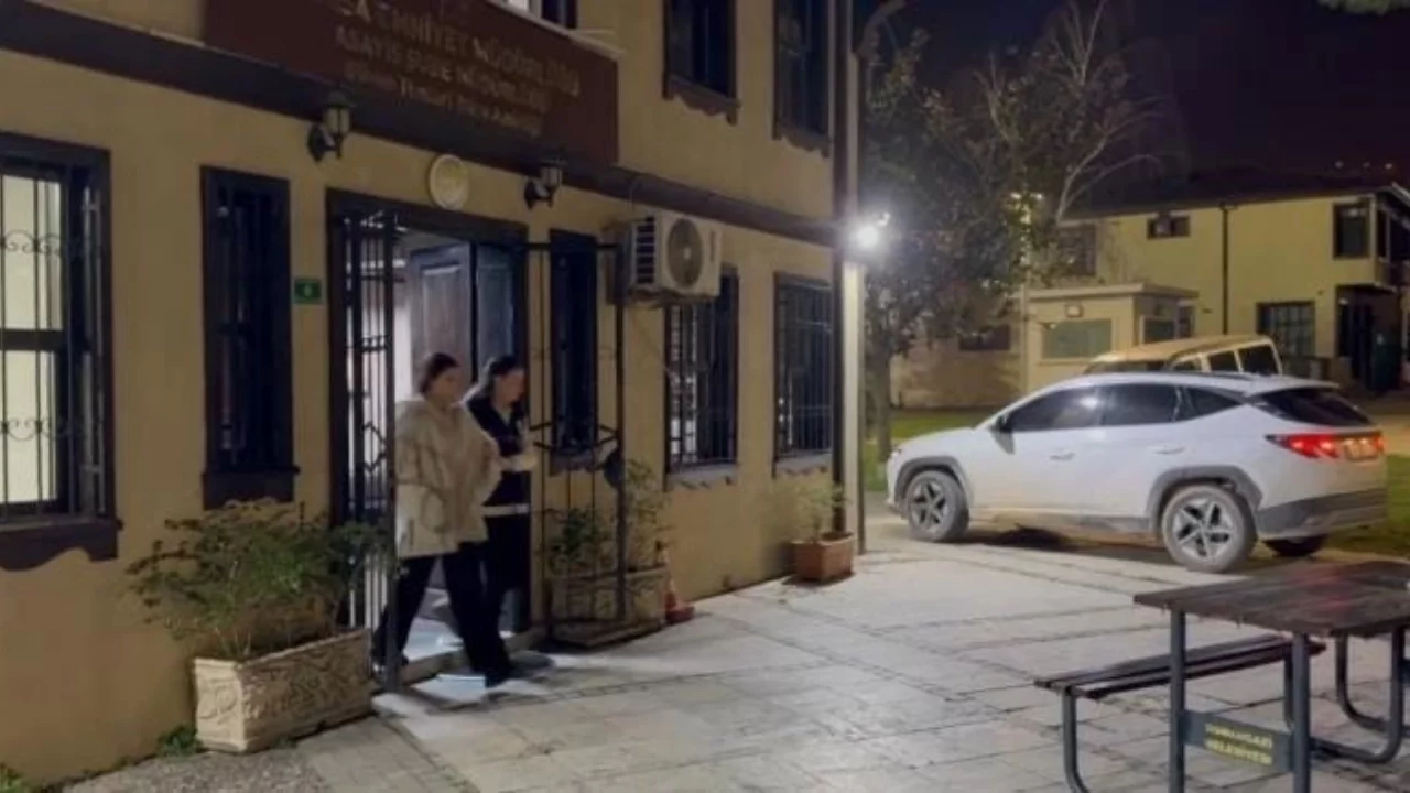 Bursa'da pazarda hırsızlık: 38 suç kaydı olan şüpheli suçüstü yakalandı