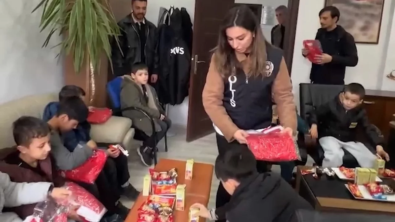 Bursa'da Çocuklara Anlamlı Etkinlik: Emniyetten Örnek Proje