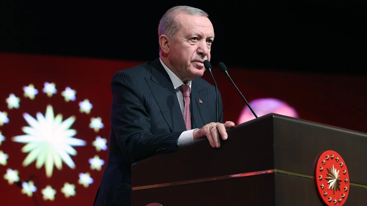 Erdoğan'dan BAE Liderine Geçmiş Olsun Mesajı