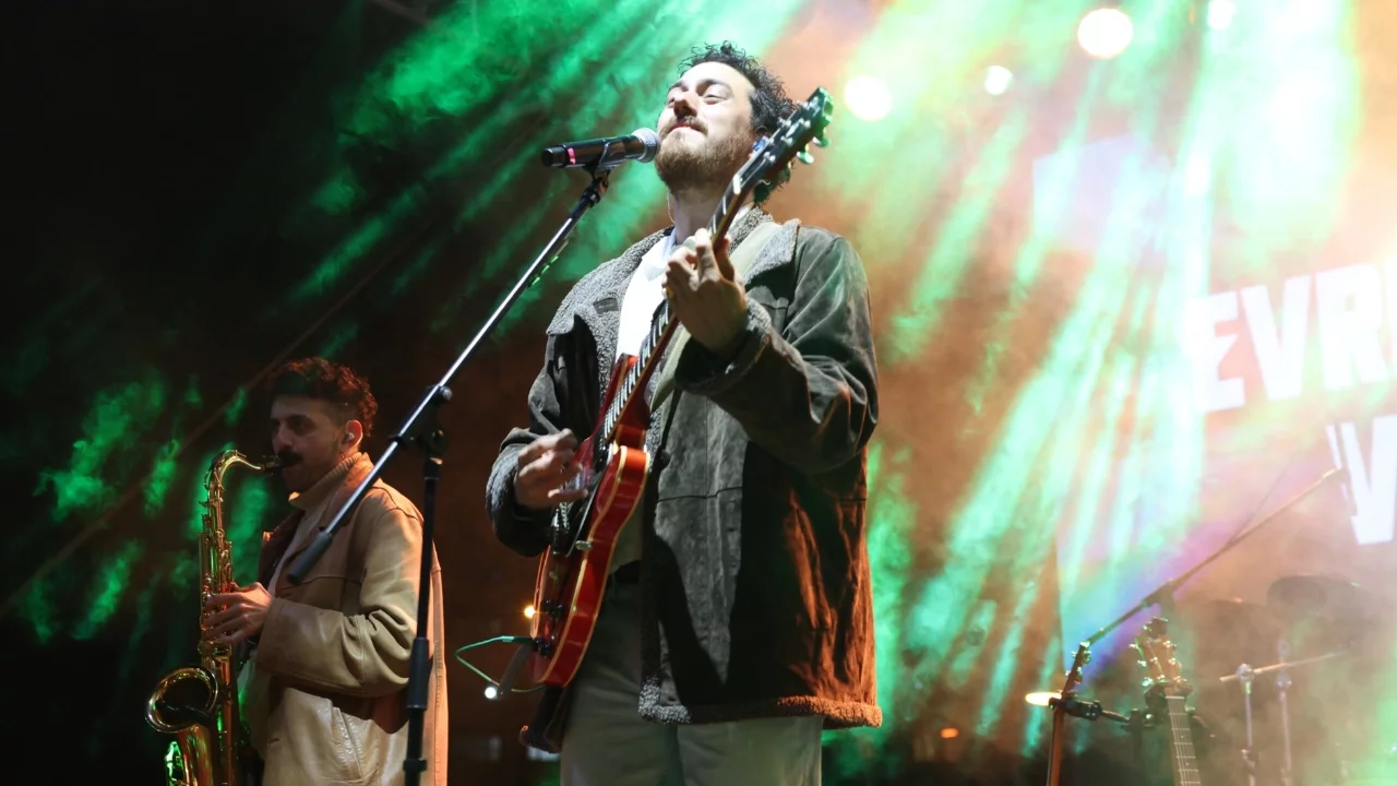 Nilüfer Genç Caz Evrencan Gündüz ile final yaptı