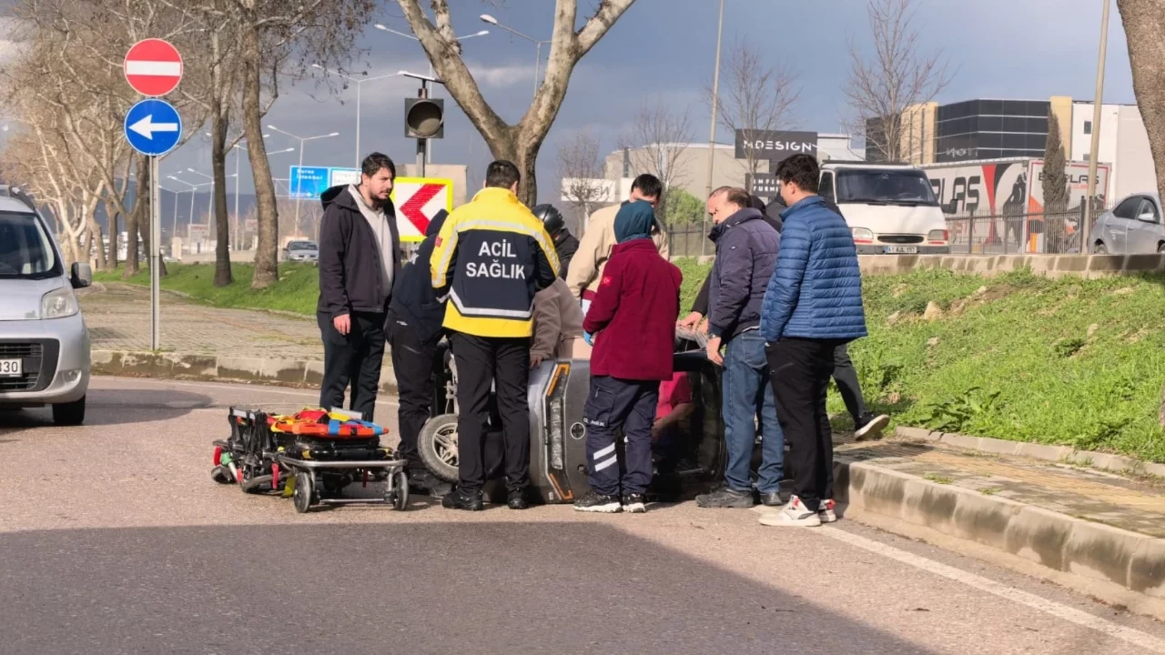 Bursa'da Triportör Devrildi: Yaralı Annenin Çocuğu Gözyaşlarına Boğuldu