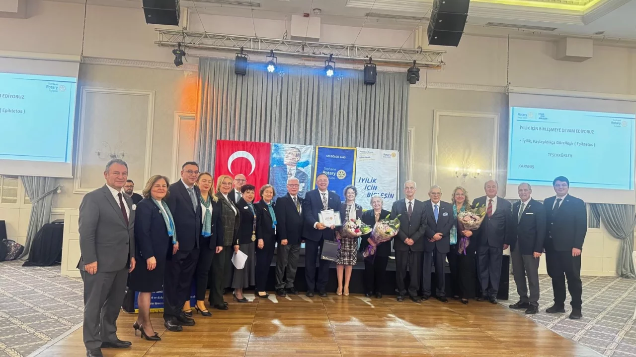 Tophane Rotary Kulübü'nden Prof. Dr. Türker Kılıç'a "Meslek Hizmet Ödülü"