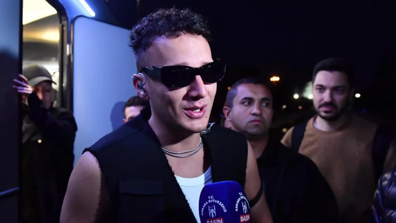 Ünlü Şarkıcıya Şok Karar: Hakkında Yakalama Emri Çıkarıldı