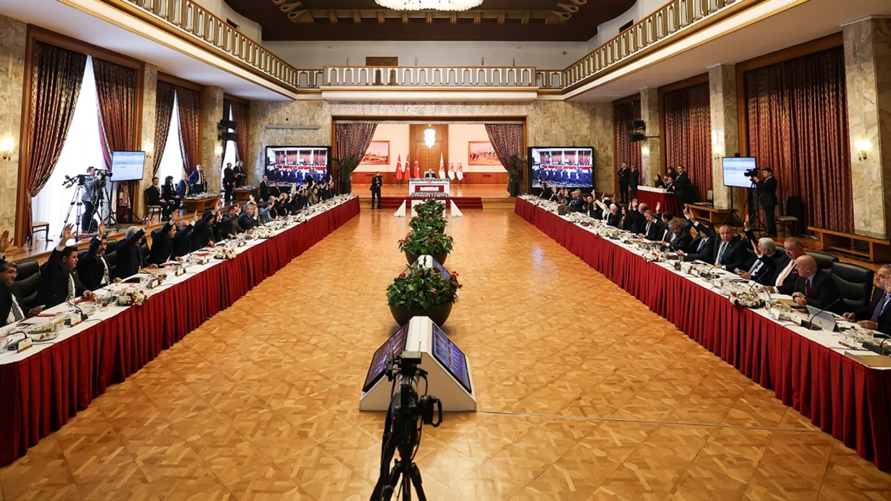 Meclis'te Kritik Oylama: "Terörsüz Türkiye" Raporu Kabul Edildi