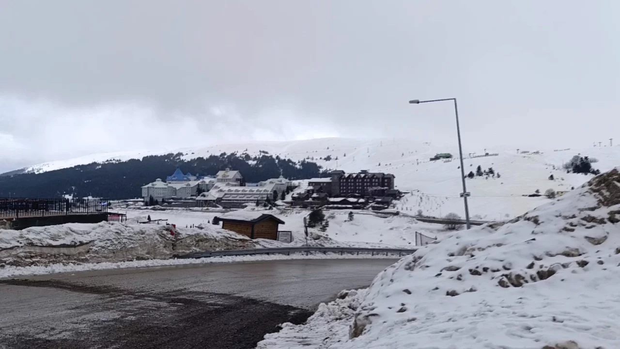 Bursa'da Kar Rekoru: Uludağ'da Kalınlık 145 Santimetreyi Buldu