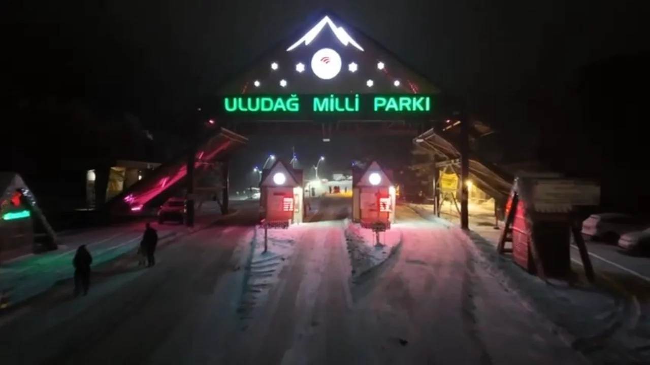 Uludağ'da Kar Zirve Yaptı: 160 Santimetreye Ulaştı