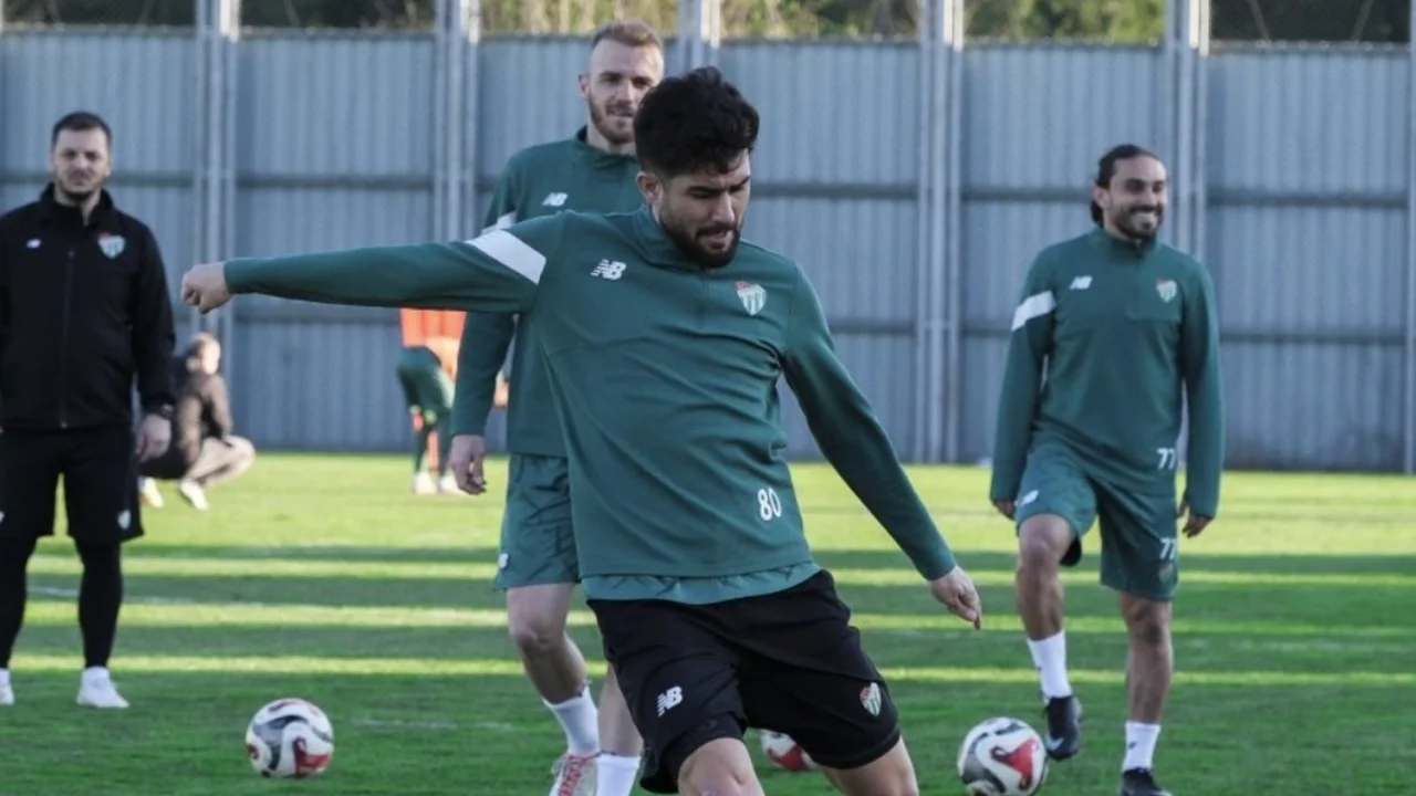 Bursaspor Kritik Maça Hazırlanıyor: Taktik Çalışma Öne Çıktı