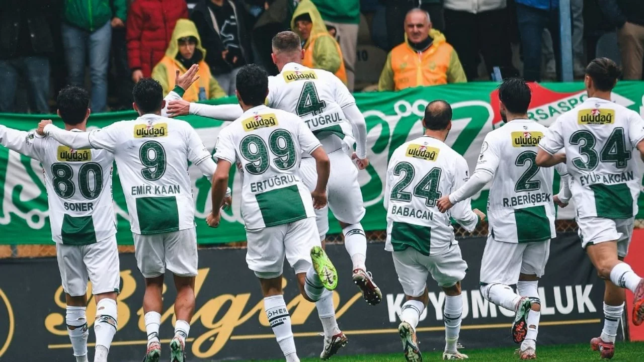 Bursa'da zirve geri alındı! Bursaspor lider