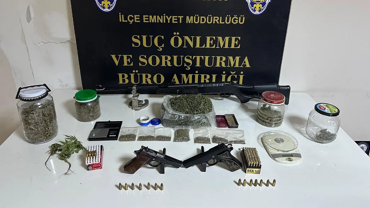 Bursa'da film gibi operasyon: Dilenci kılığında baskın, suçüstü yakalandı