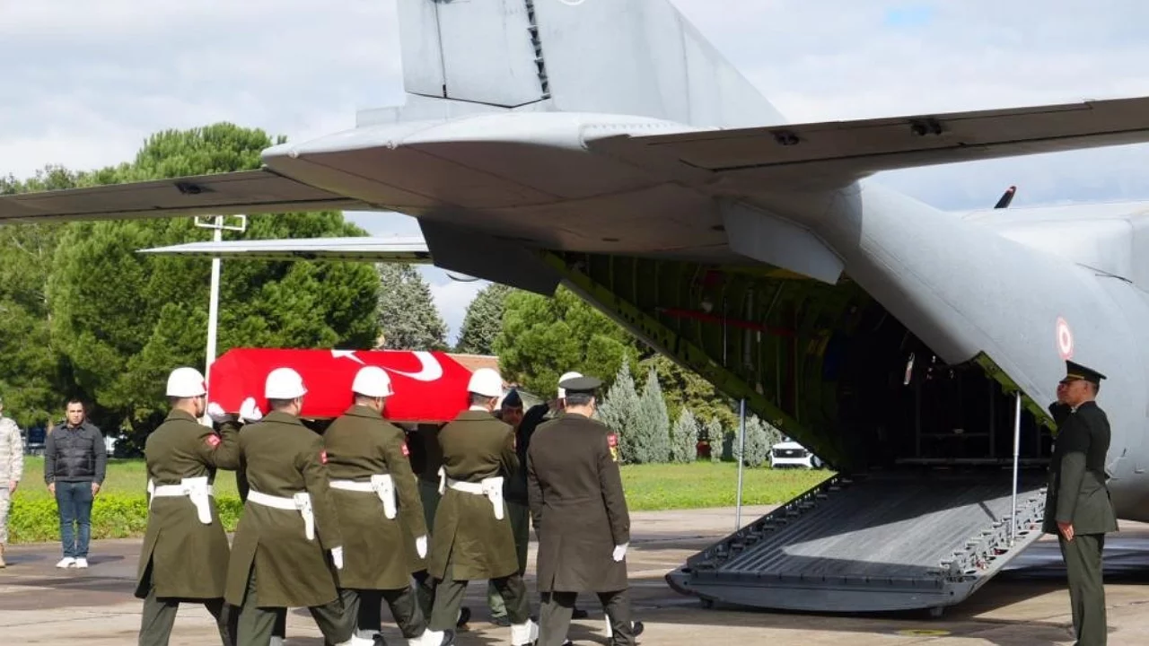 Şehit F-16 pilotunun cenazesi memleketine uğurlandı