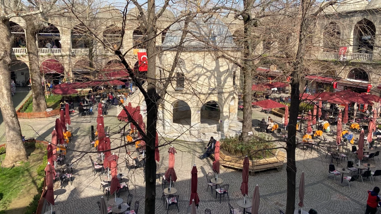 Bursa'da Koza Han eski günlerine döndü