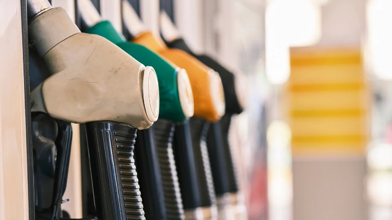 Benzine Büyük Zam: Fiyatlar 60 TL Sınırına Dayandı