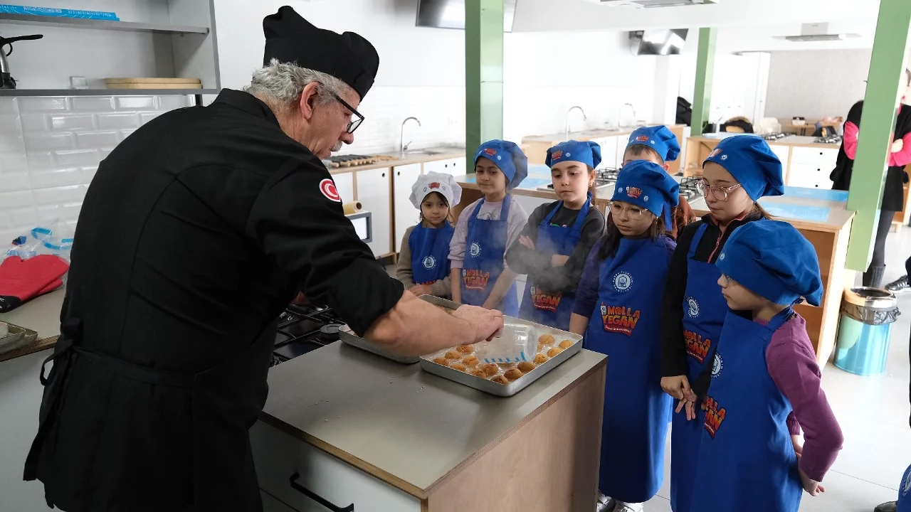 Ramazan tatlıları minik şeflerden