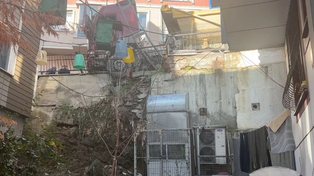 El Frenini Unuttu, Hayatını Kaybetti