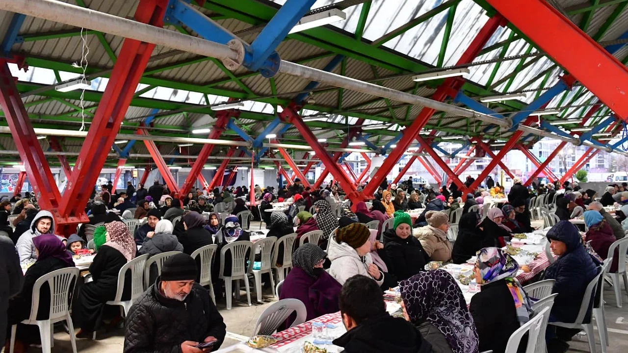 Soğanlı'daki Mahalle İftarlarıyla Gönüller Bir Oldu