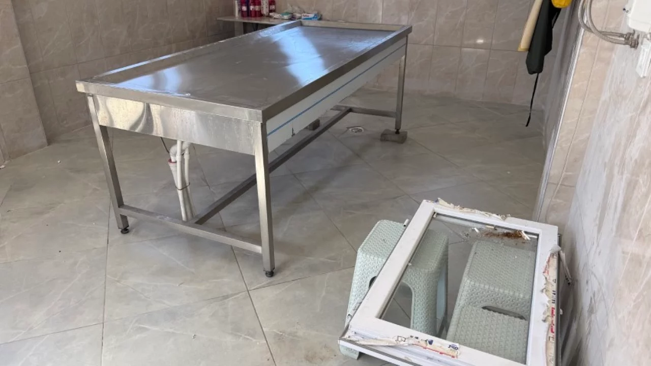 Gasilhaneye Girip Kefen Çaldılar