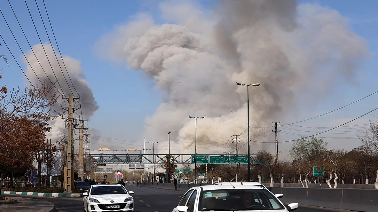 İran Kızılayı: 6 Günde 636 Noktaya 1332 Saldırı