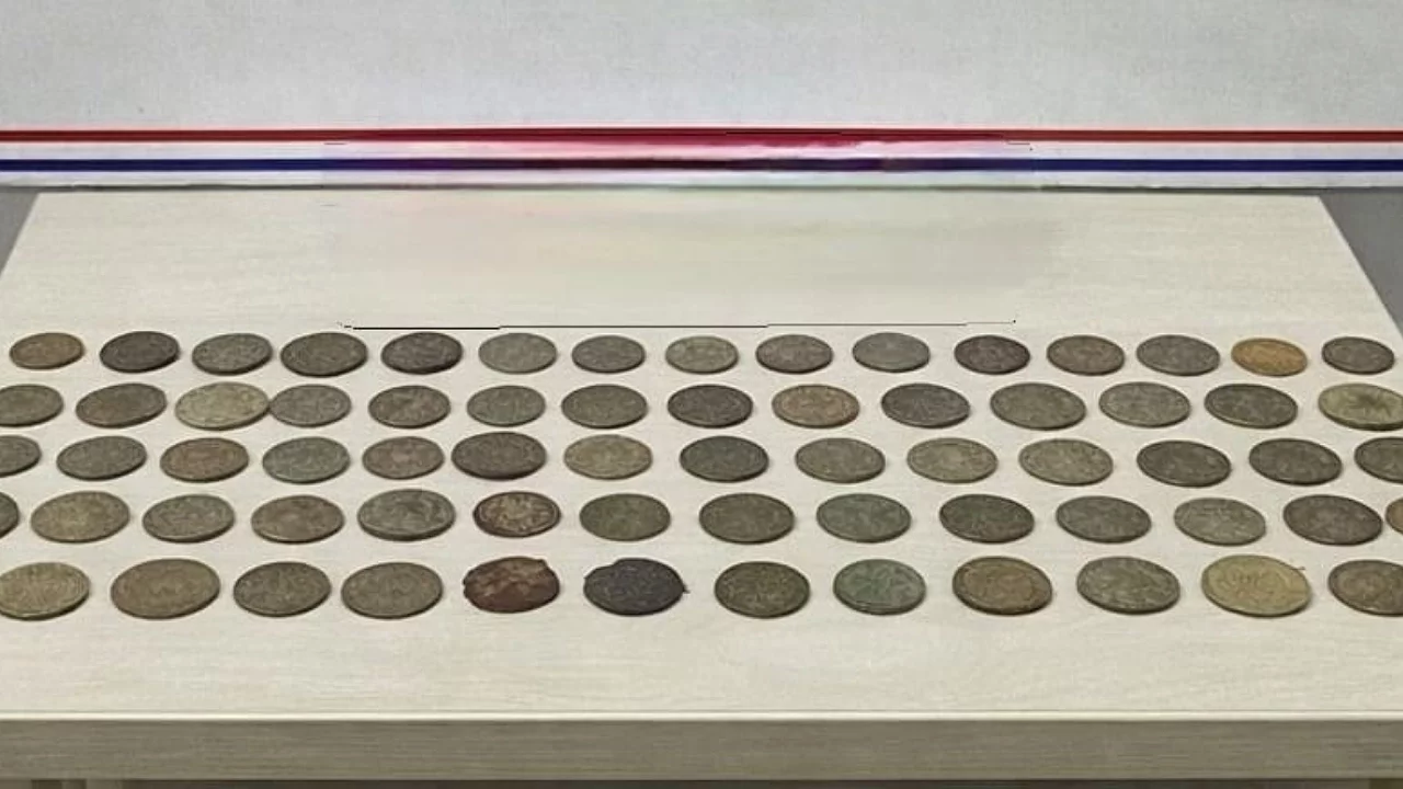 Bursa'da Roma Dönemine Ait 70 Sikke Ele Geçirildi