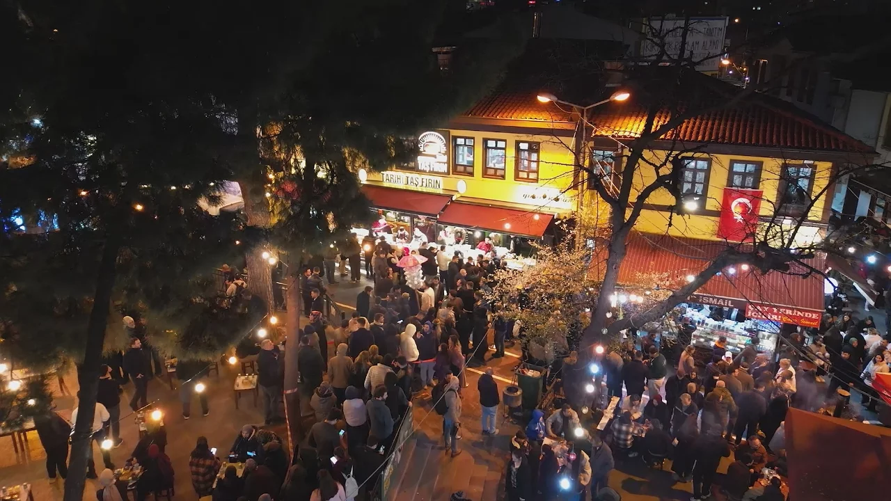 Tarihi meydanda sahur buluşması