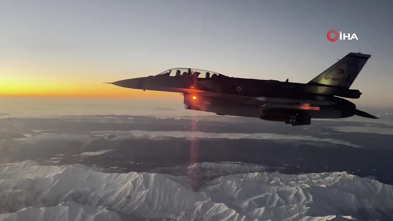 Türkiye KKTC'ye 6 F-16 Gönderecek