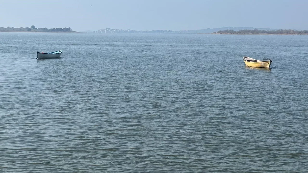 Bursa'da Uluabat Gölü Doldu: Turna Balığında Bereket Bekleniyor