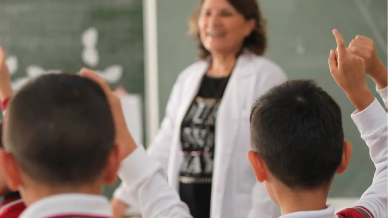 Bakan Tekin: Ara tatil kalkıyor mu?