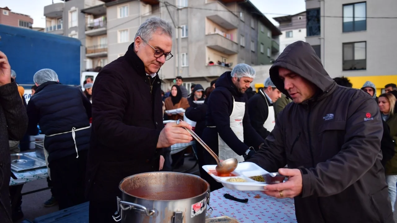 Osmangazi'de gönül sofraları Geçit Mahallesi'nde kuruldu