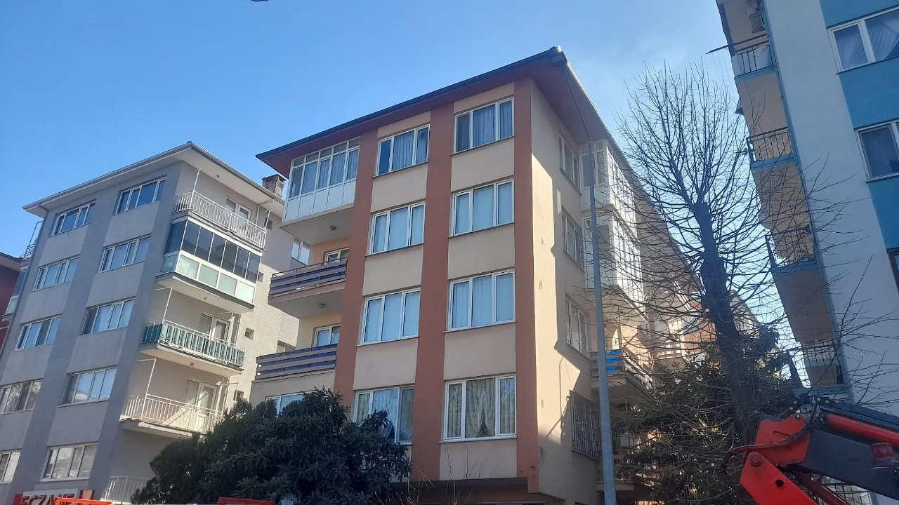 Bursa'da apartman çatısında yangın