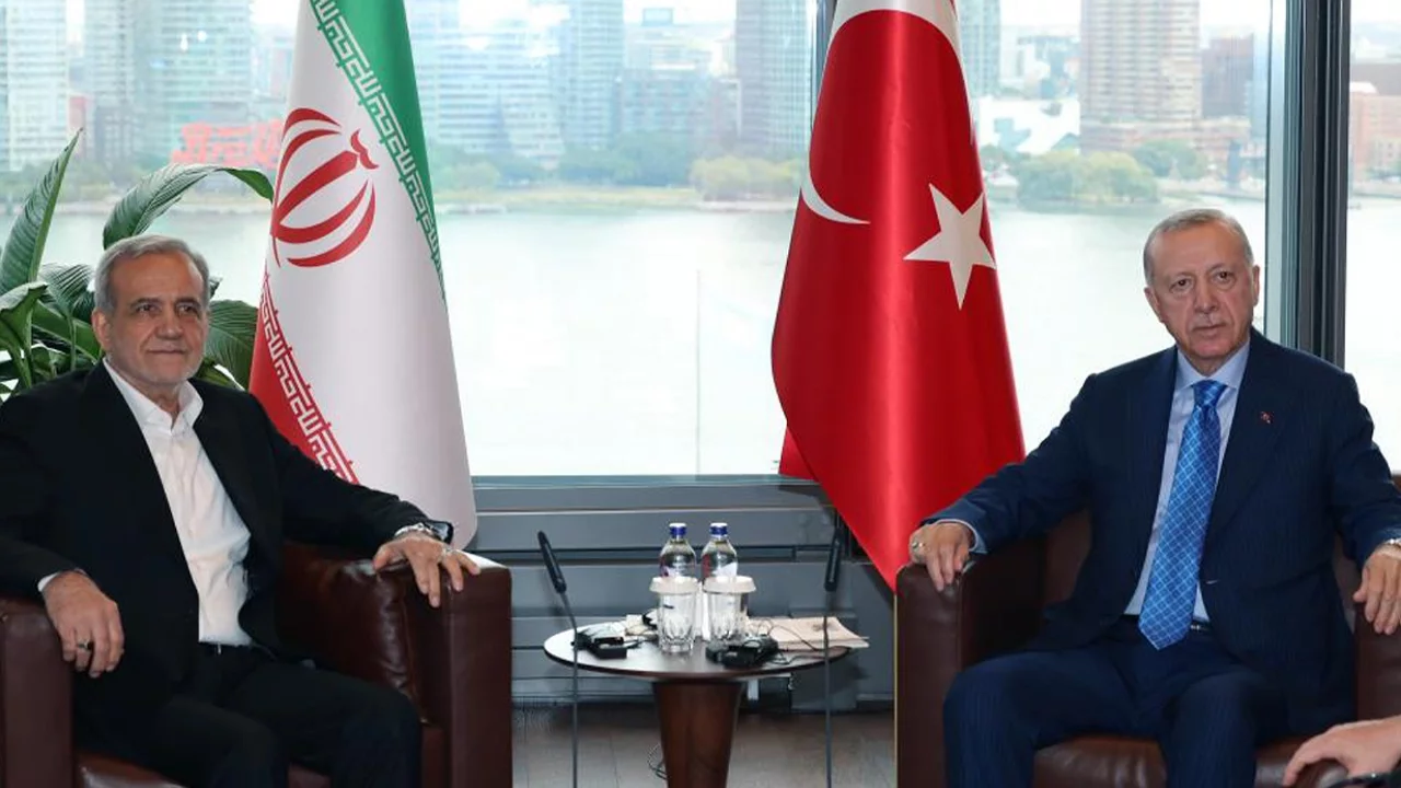 Pezeşkiyan: Türkiye'ye Füze Saldırısı İddiaları Doğru Değil