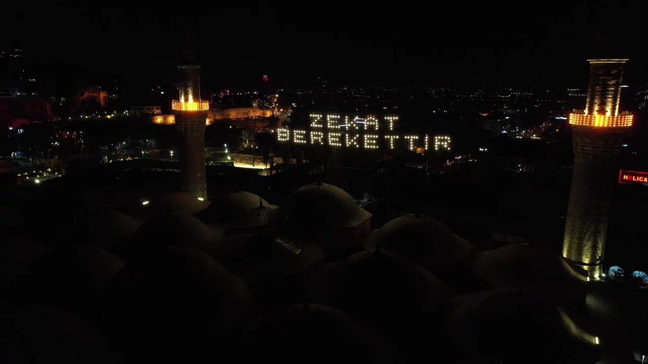 Bursa'da Ulu Cami'nin Mahyası Bu Yıl Uludağ'a Döndü