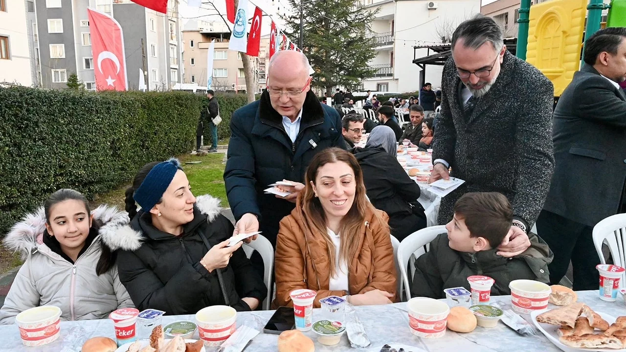 Kestel Belediyesi'nden sokak iftarı