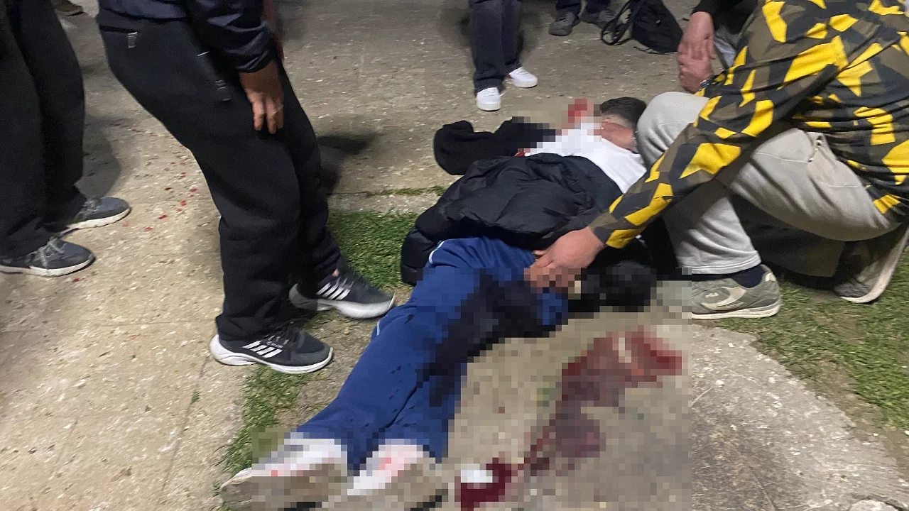 Bursa'da parkta bıçaklı kavga: 16 yaşındaki çocuk yaralandı