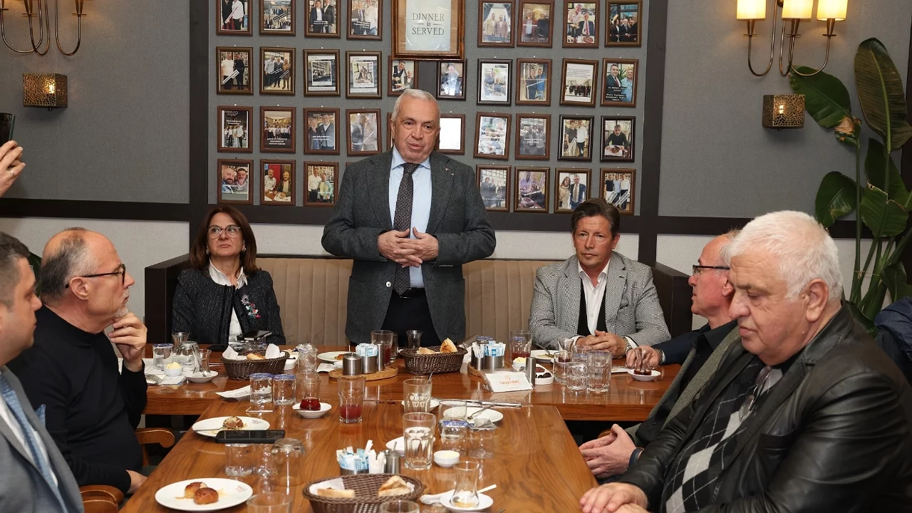 Başkan Şadi Özdemir amatör spor kulüp temsilcileri ile buluştu