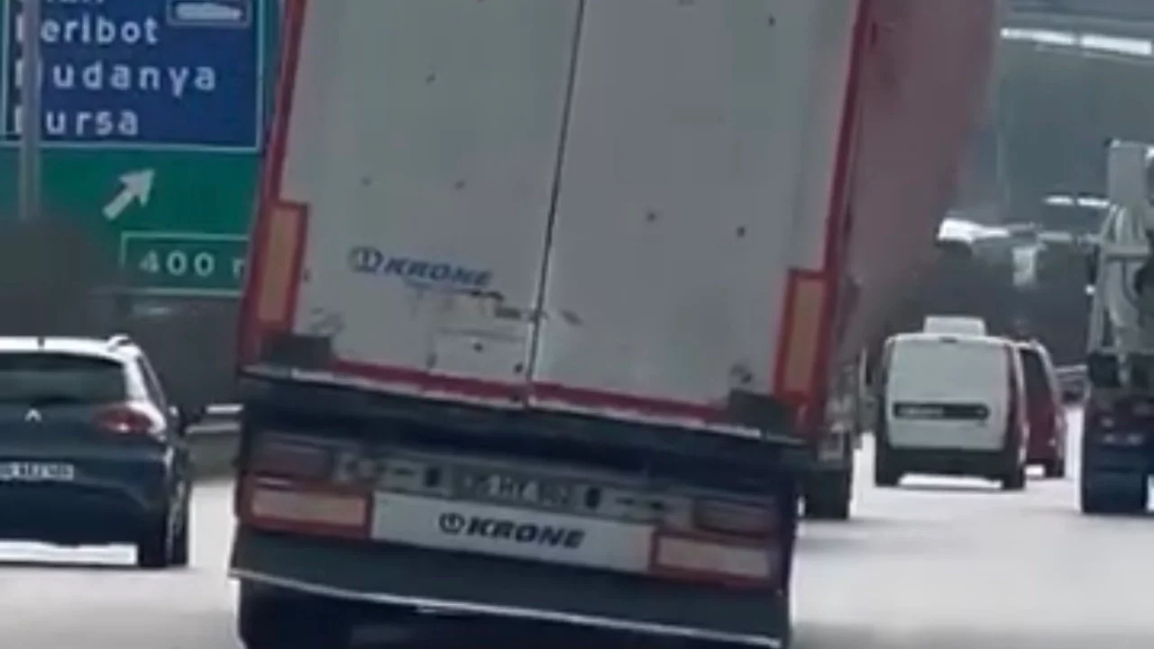 Bursa'da yan ilerleyen tır trafikte korku dolu anlar yaşattı