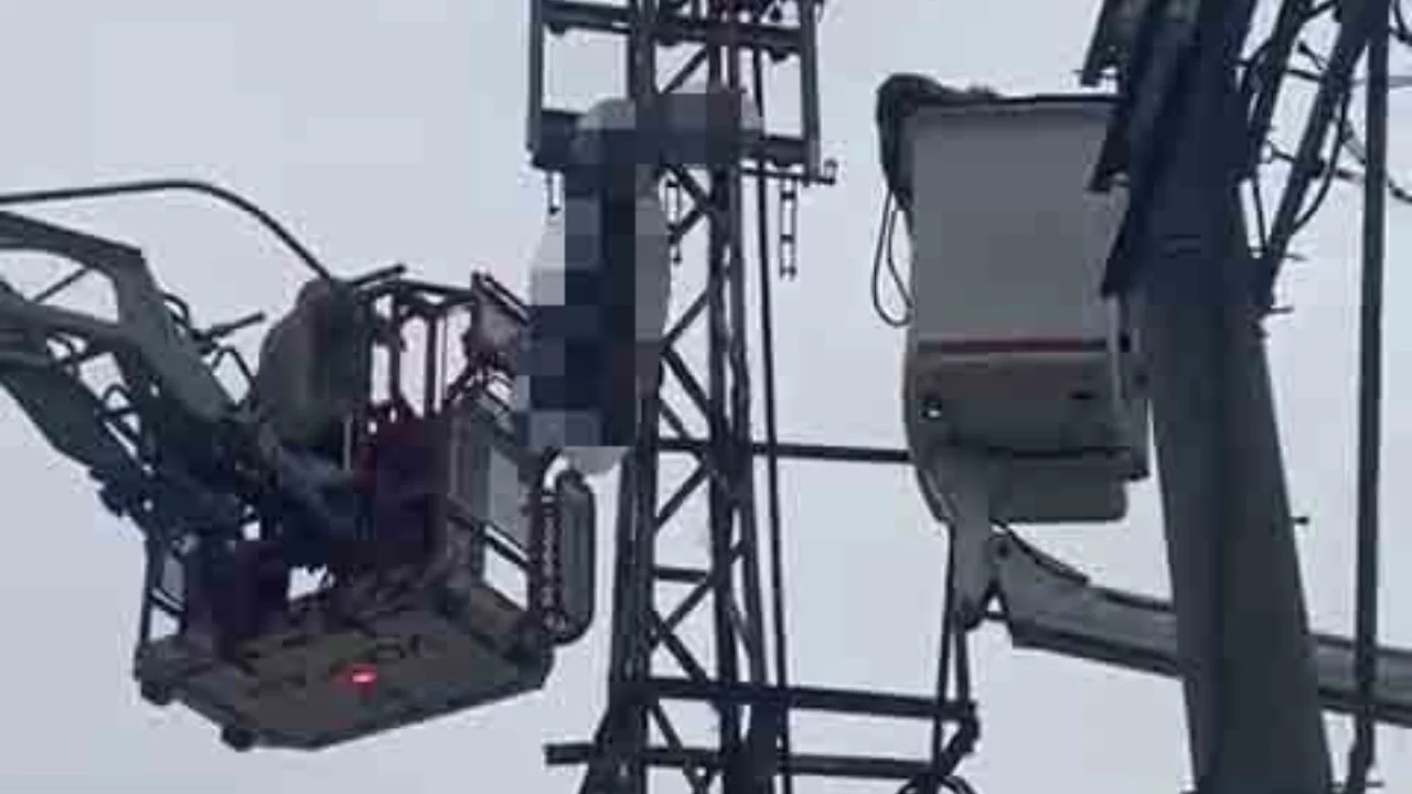 Bursa'da Hırsızlık için çıktığı elektrik direği sonu oldu