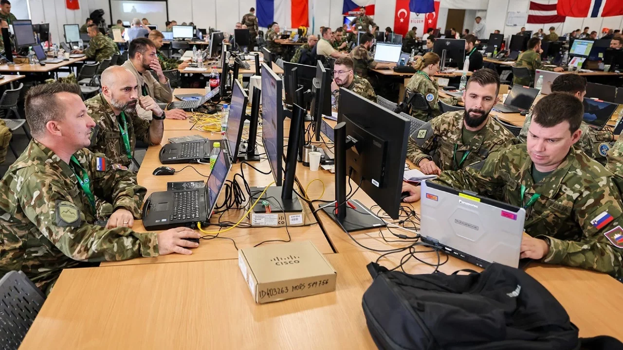 NATO'nun Dijital Ağı Türk Mühendislere Emanet